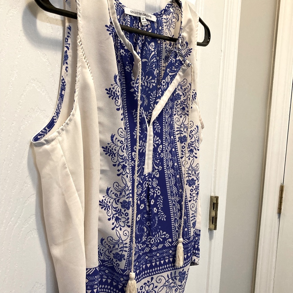 COLLECTIVE CONCEPTS-beautiful sleeveless blouse from stitch fix.